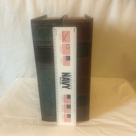 Book safes; large felt lined; Gulliver’s travels & National Geographic EUC 13” - Picture 5 of 9